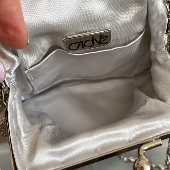 Vintage Cache XS Sliver Satin Clutch w/Sliver beads,long chain kiss-lock closure - Picture 10 of 11